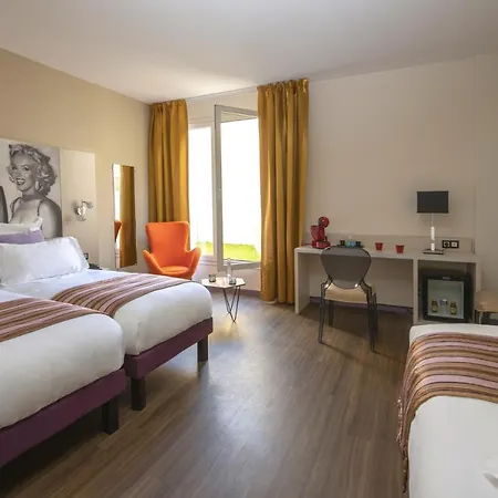 Plaza Hotel 4*