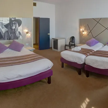 Plaza Hotel 4*