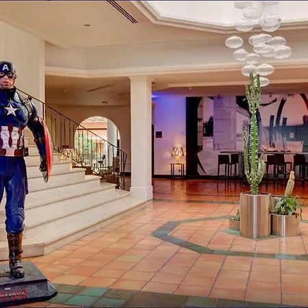 Plaza Hotel 4*