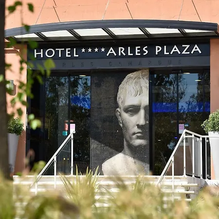 Plaza Hotel 4*